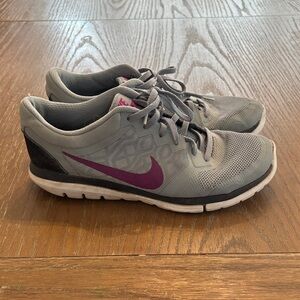 Nike Women's Gray and Pink Sneakers